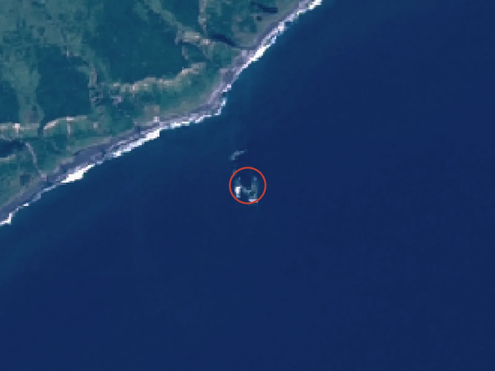眼鏡岩の衛星画像