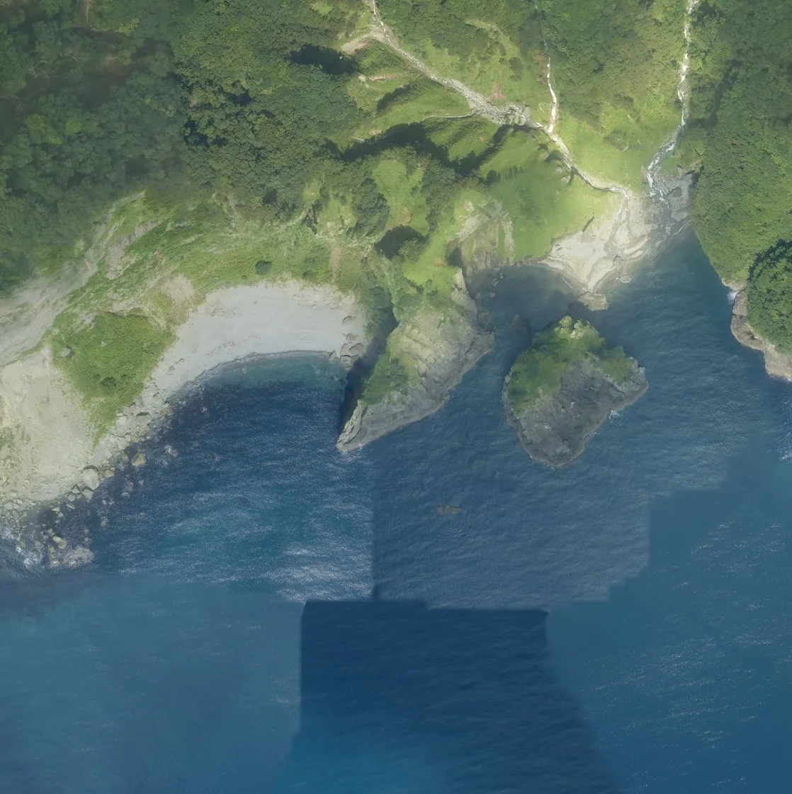 亀岩の航空写真