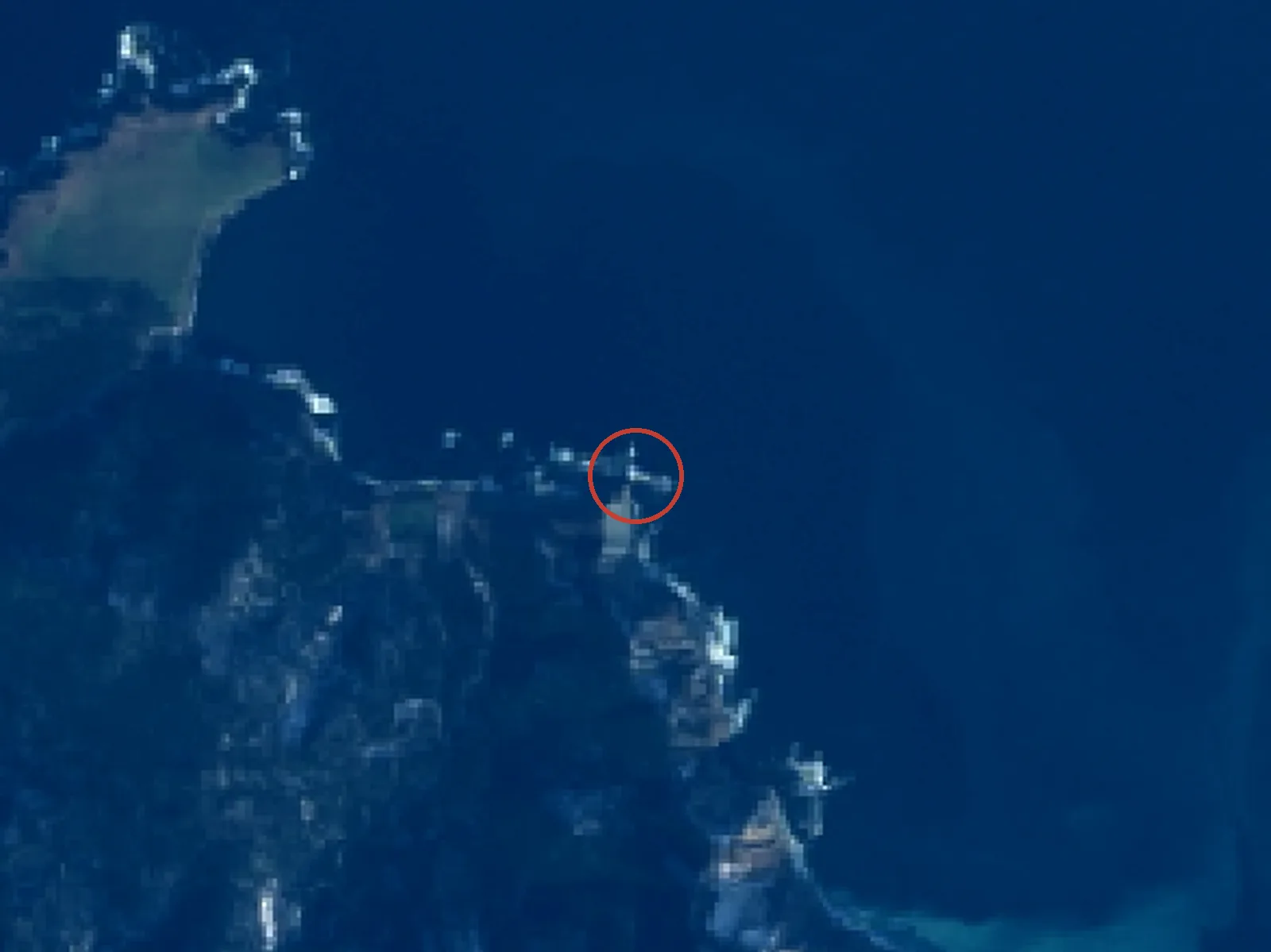 蝋燭岩の衛星画像