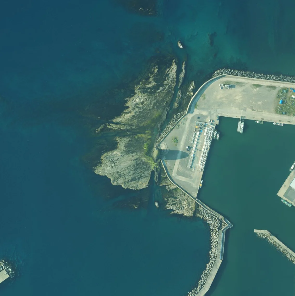 蝋燭岩の航空写真