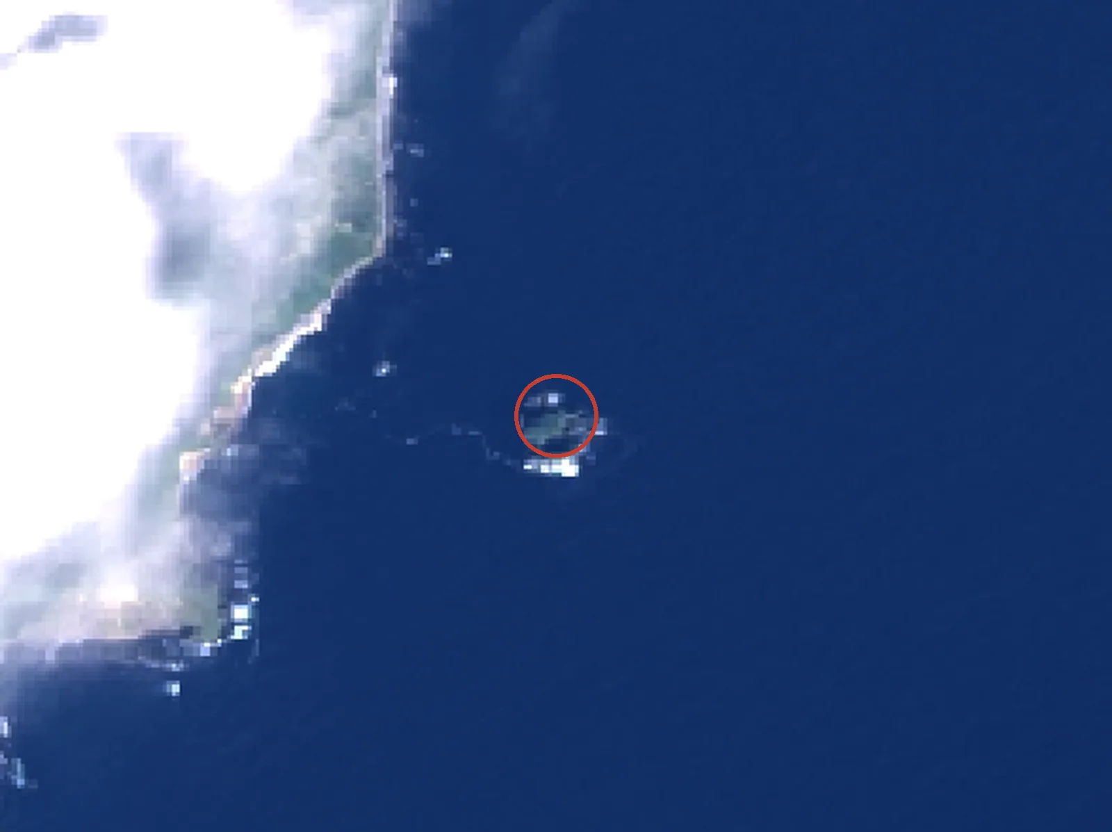 鳥島の衛星画像